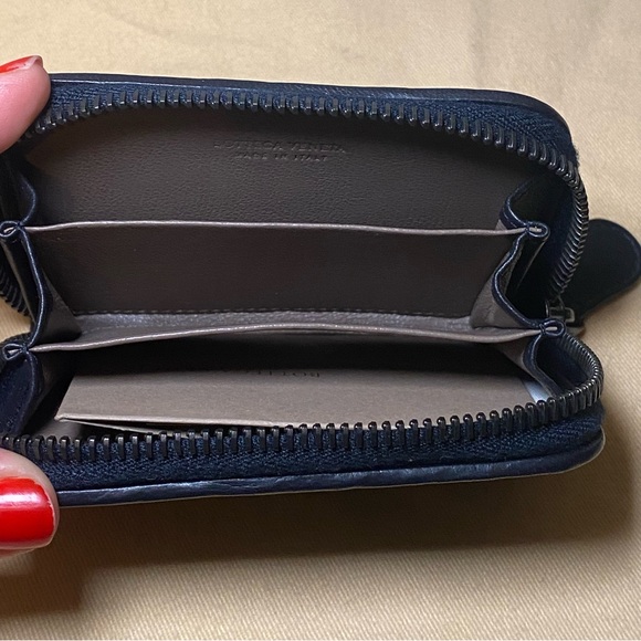 Bottega Veneta Zipped Card Case - Picture 11 of 15